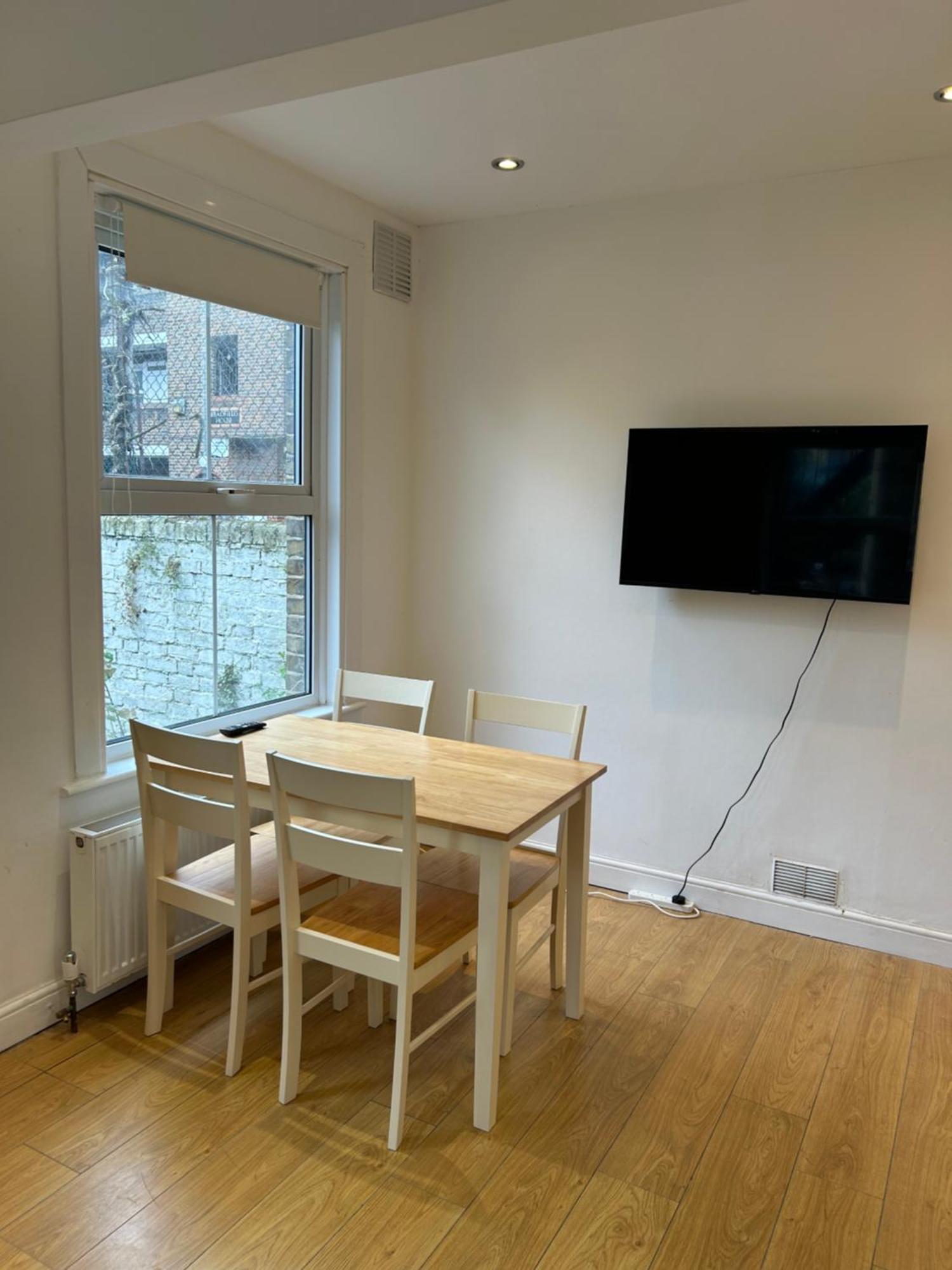 Spacious Battersea Rooms And Apartments Λονδίνο Δωμάτιο φωτογραφία