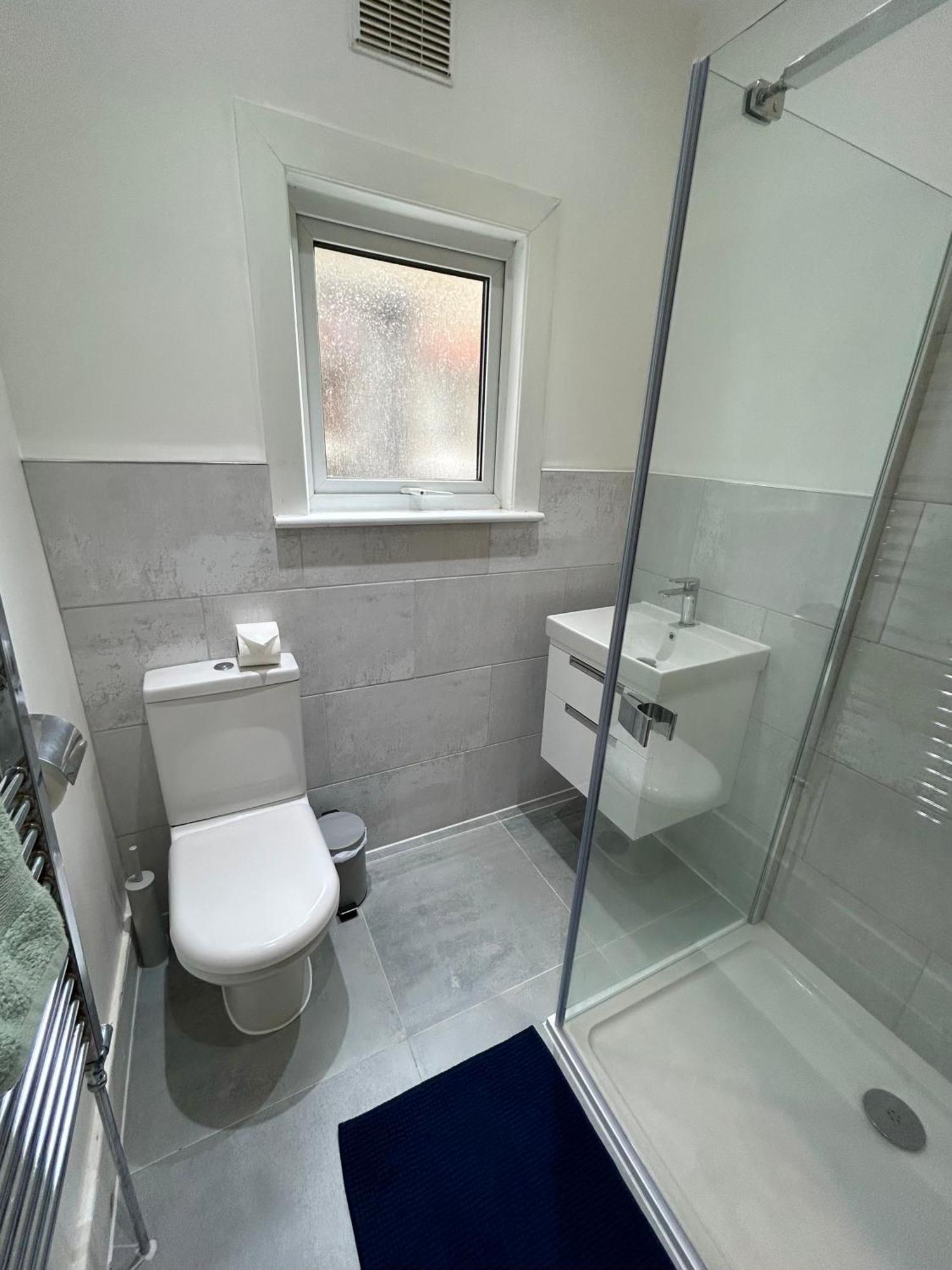 Spacious Battersea Rooms And Apartments Λονδίνο Δωμάτιο φωτογραφία