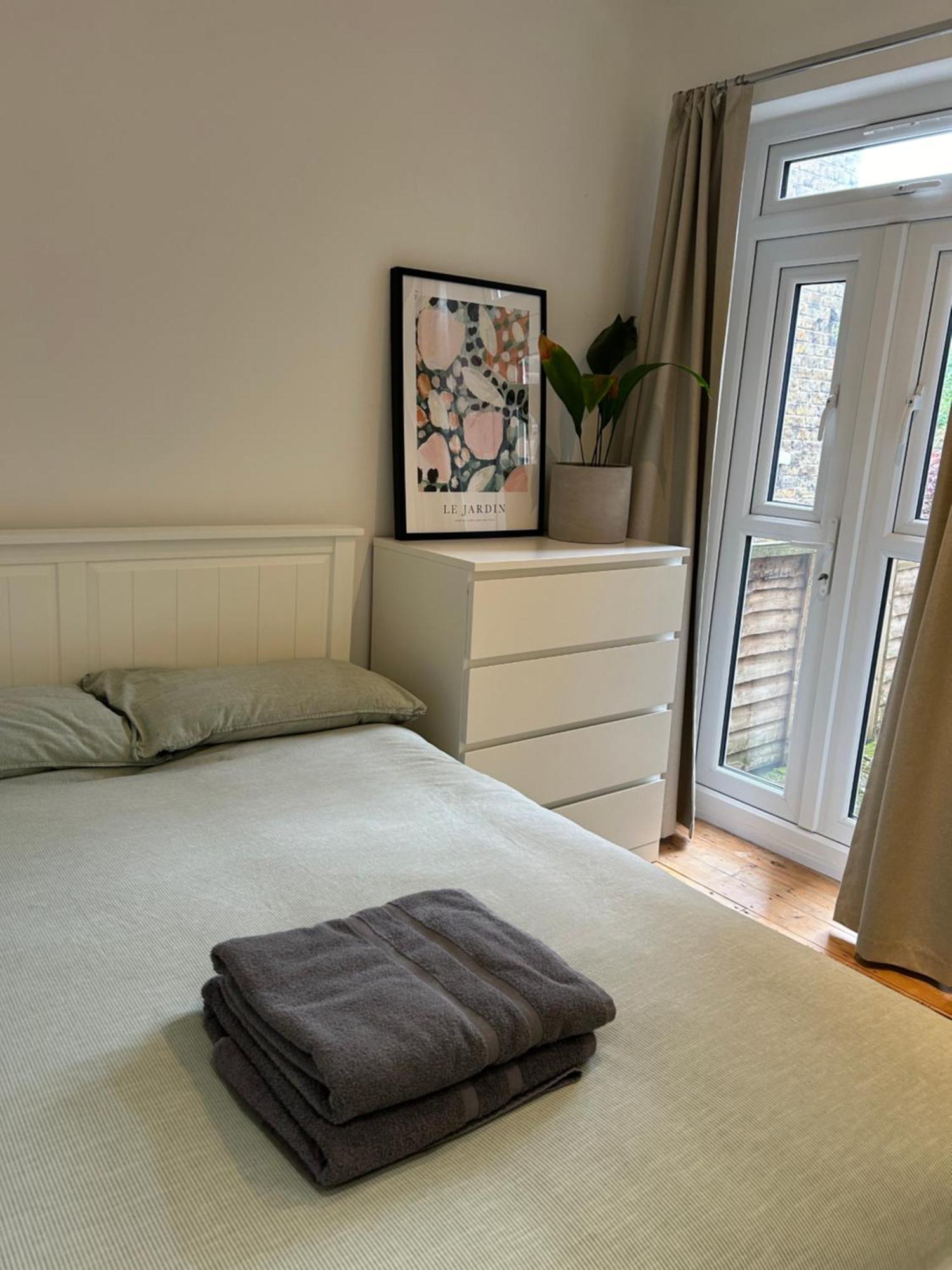 Spacious Battersea Rooms And Apartments Λονδίνο Δωμάτιο φωτογραφία