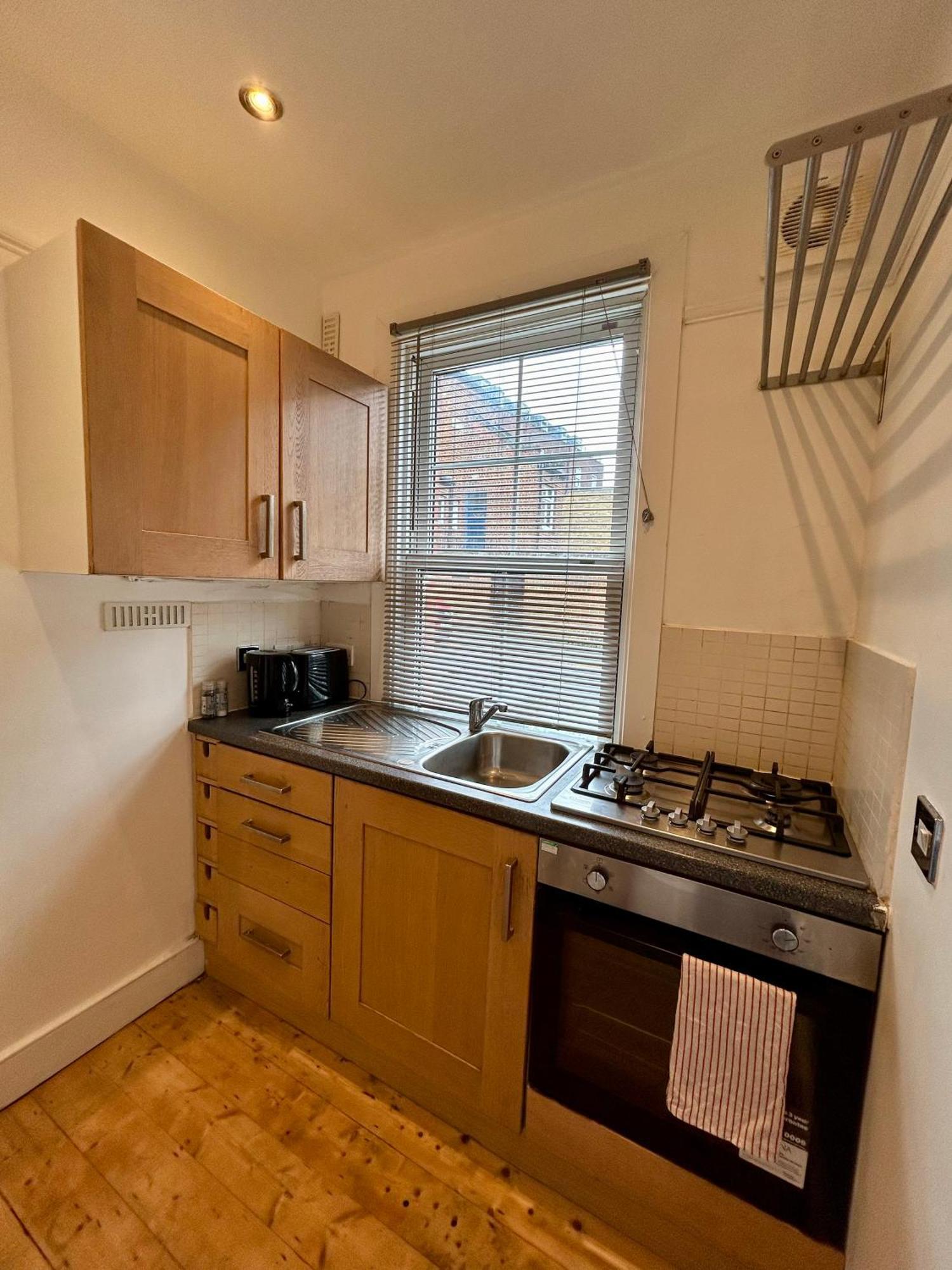 Spacious Battersea Rooms And Apartments Λονδίνο Δωμάτιο φωτογραφία